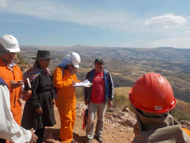 Cuadrilla técnica en labores de campo